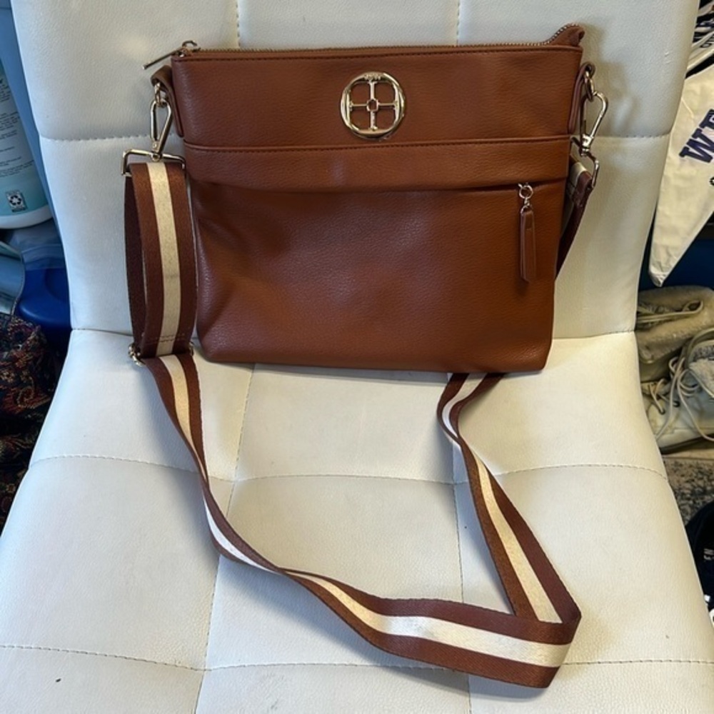 IMAN shoulder bag